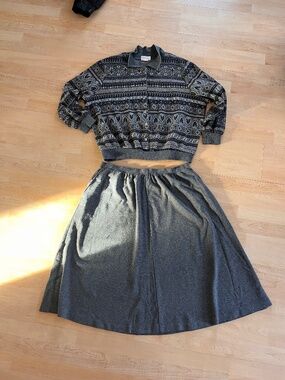 Vintage Alfred Dunner 2 Piece Set Skirt & Sweater Gray XL / 20 Nice Design